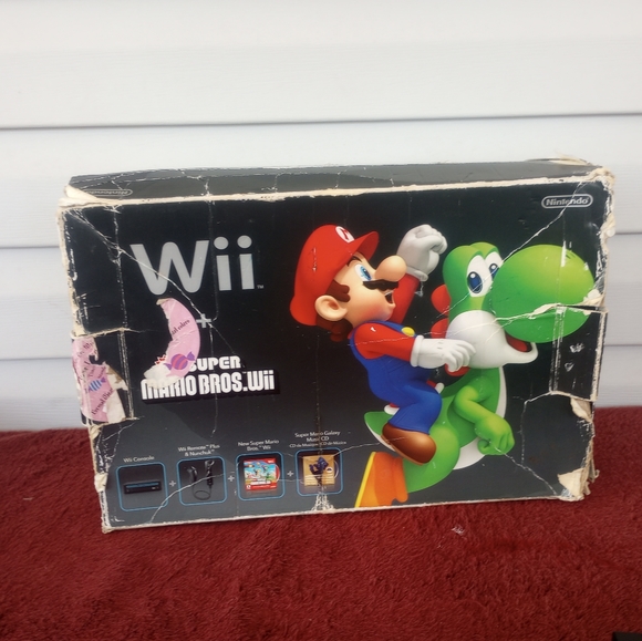 Wii Black Console with New Super Mario Brothers Wii and Music CD - Picture 14 of 14